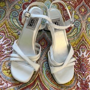 Vintage White dressy or casual heels